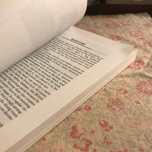 Load image into Gallery viewer, The A to Z Encyclopedia Of Serial Killers