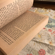 Load image into Gallery viewer, A Death In California: A True Account Of Love And Murder Among The Very Rich