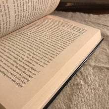 Load image into Gallery viewer, Between Good and Evil: A Master Profiler's Hunt for Society's Most Violent Predators
