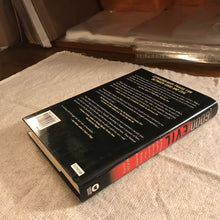 Load image into Gallery viewer, Between Good and Evil: A Master Profiler's Hunt for Society's Most Violent Predators
