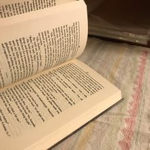 Load image into Gallery viewer, Miss Lizzie
