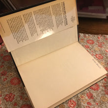 Load image into Gallery viewer, Unveiling Claudia: The True Story of a Serial Murderer
