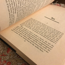 Load image into Gallery viewer, Unveiling Claudia: The True Story of a Serial Murderer
