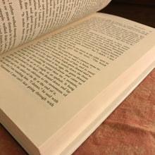 Load image into Gallery viewer, Midnight in the Garden of Good and Evil: A Savannah Story
