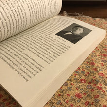 Load image into Gallery viewer, Killers of the Flower Moon: The Osage Murders and the Birth of the FBI
